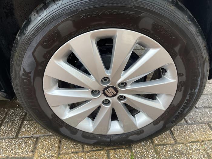 Seat Arona 1.0 TSI 12V Épave (2018, Bleu)