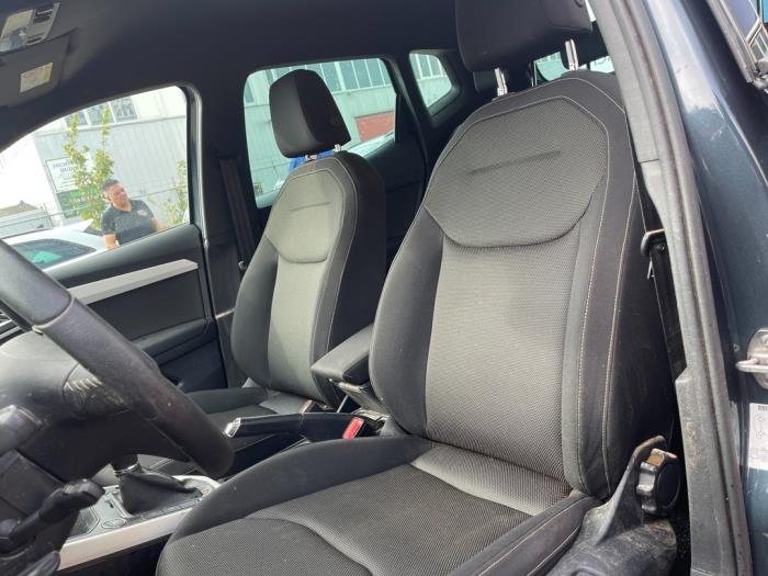 Seat Arona 1.0 TSI 12V Épave (2018, Bleu)