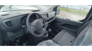 Peugeot Expert 2.0 Blue HDi 150 16V Samochód złomowany (2021, Szary)