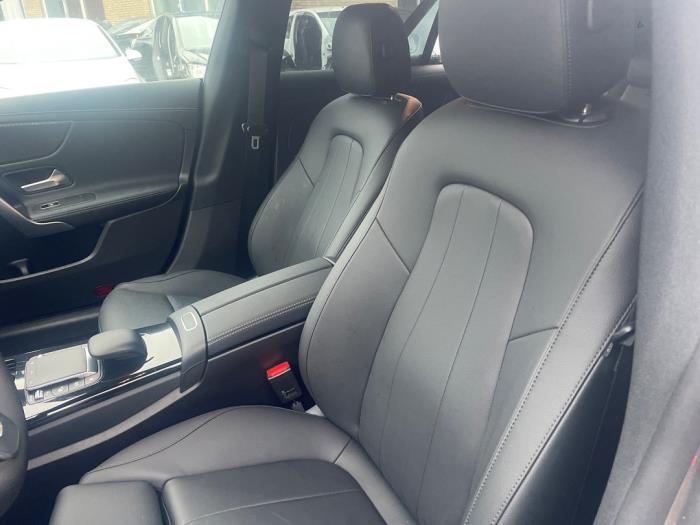 Mercedes CLA Shooting Brake 1.3 CLA-250 e Turbo 16V Skrotfordon (2023, GRIJS)