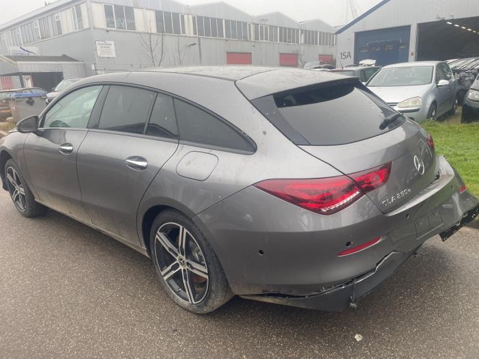 Mercedes CLA Shooting Brake 1.3 CLA-250 e Turbo 16V Skrotfordon (2023, GRIJS)