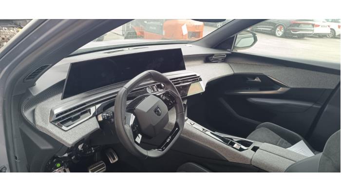 Peugeot 5008 Épave (2025, Gris)