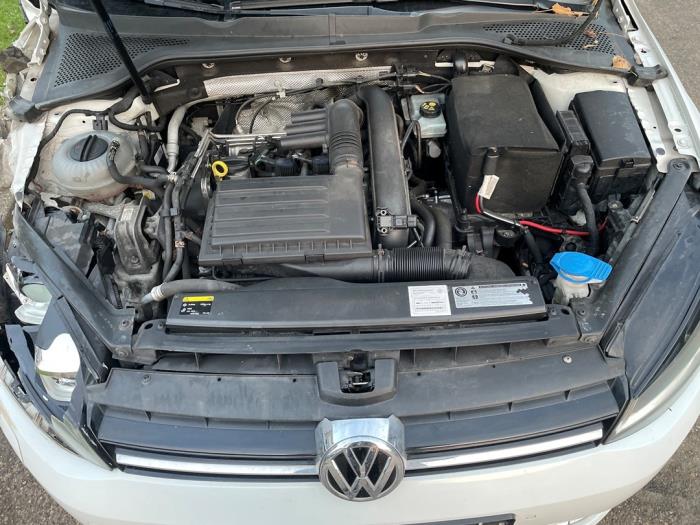 Volkswagen Golf VII 1.4 TSI 16V Épave (2013, Blanc)