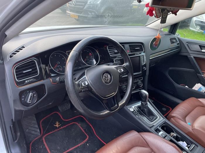 Volkswagen Golf VII 1.4 TSI 16V Épave (2013, Blanc)