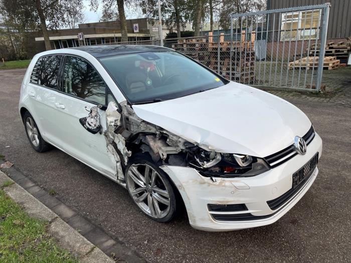 Volkswagen Golf VII 1.4 TSI 16V Épave (2013, Blanc)