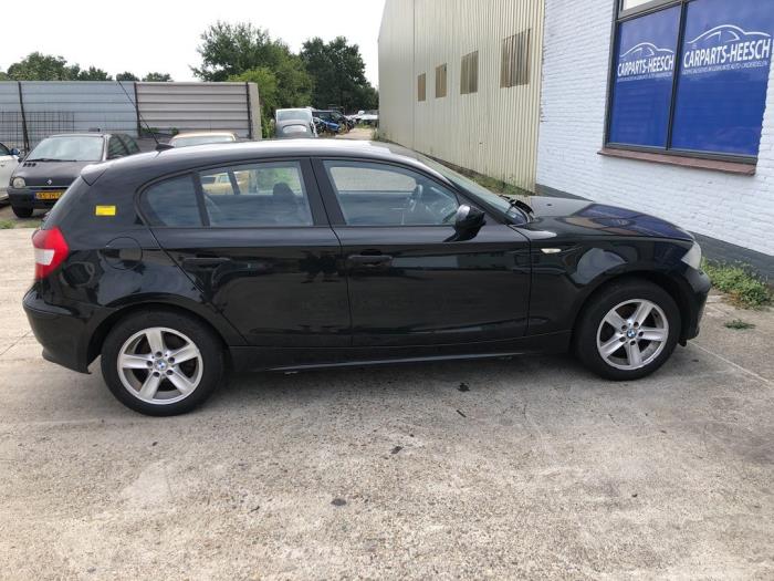 BMW 1 serie 116i 1.6 16V Schrottauto (2006, Schwarz)