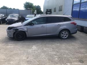 Ford Focus 3 Wagon 1.6 EcoBoost 16V 150 Épave (2011, Foncé)