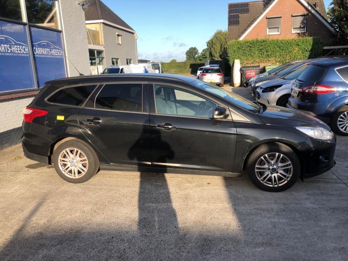 Ford Focus 3 Wagon 1.6 EcoBoost 16V 150 Épave (2011, Noir)