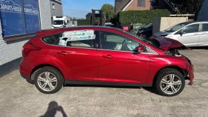Ford Focus 3 1.6 EcoBoost 16V Vehículo de desguace (2011, Tintado, Rojo, Blanco candy, Blindado)