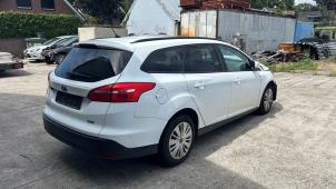 Ford Focus 3 Wagon 1.0 Ti-VCT EcoBoost 12V 125 Vehículo de desguace (2015, Rosa, Blanco)