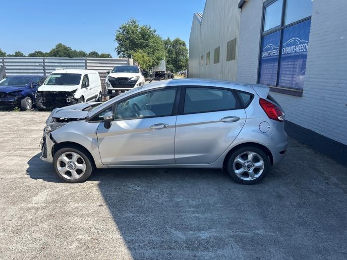Ford Fiesta 6 1.0 SCI 12V 80 Vehículo de desguace (2013, Moondust)