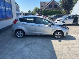 Ford Fiesta 6 1.0 SCI 12V 80 Vehículo de desguace (2013, Moondust)