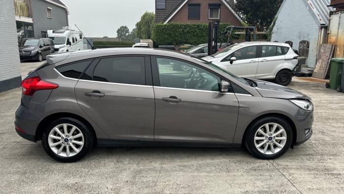 Ford Focus 3 1.5 EcoBoost 16V 150 Vehículo de desguace (2015, LUNAR SKY)
