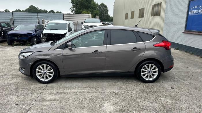 Ford Focus 3 1.5 EcoBoost 16V 150 Vehículo de desguace (2015, LUNAR SKY)