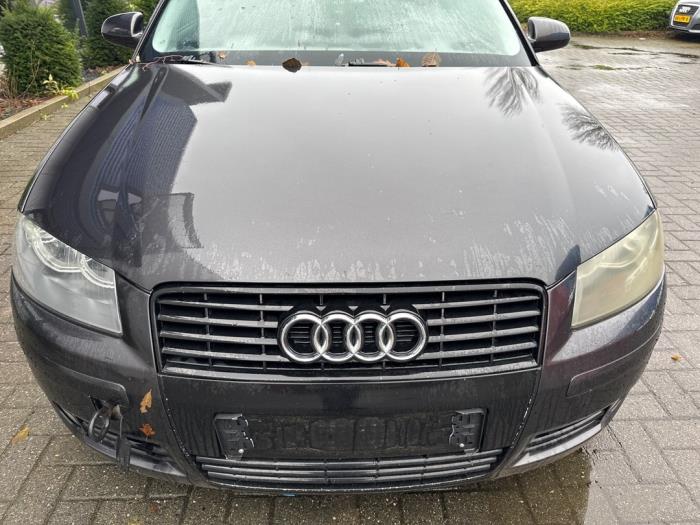 Audi A3 2.0 16V FSI Schrottauto (2003, Grau)