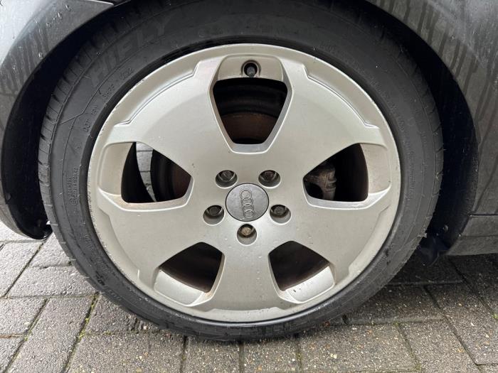 Audi A3 2.0 16V FSI Schrottauto (2003, Grau)