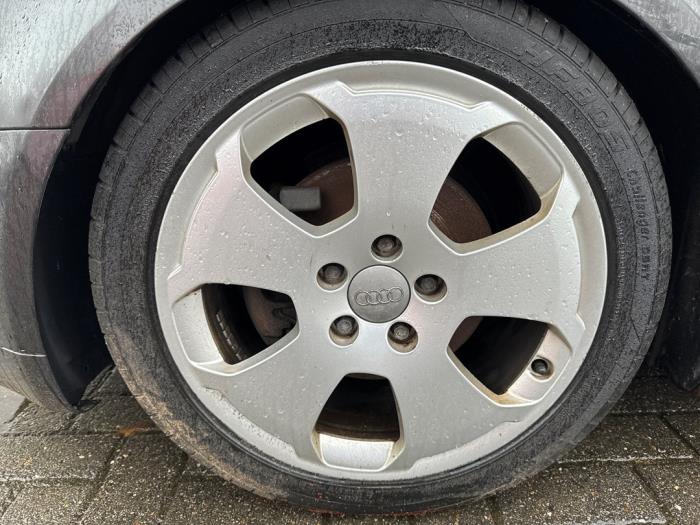 Audi A3 2.0 16V FSI Schrottauto (2003, Grau)
