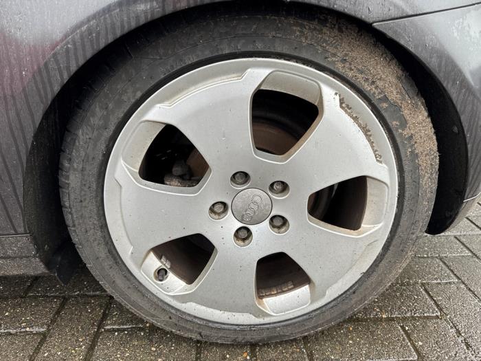 Audi A3 2.0 16V FSI Schrottauto (2003, Grau)