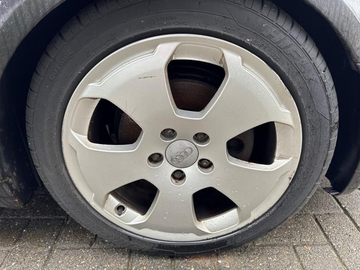 Audi A3 2.0 16V FSI Schrottauto (2003, Grau)