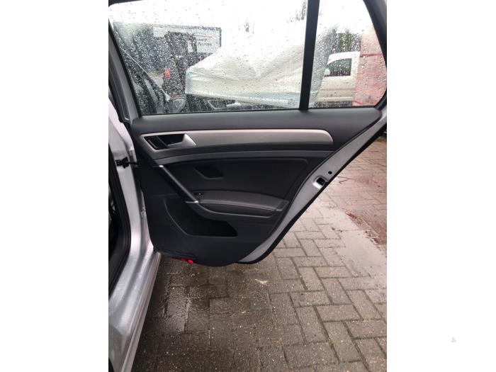 Volkswagen Golf VII 1.4 TSI 16V Samochód złomowany (2016, Srebrnoszary)