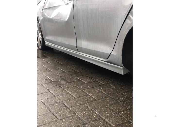 Volkswagen Golf VII 1.4 TSI 16V Samochód złomowany (2016, Srebrnoszary)