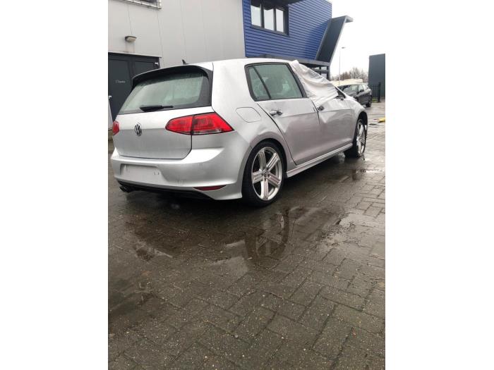 Volkswagen Golf VII 1.4 TSI 16V Samochód złomowany (2016, Srebrnoszary)