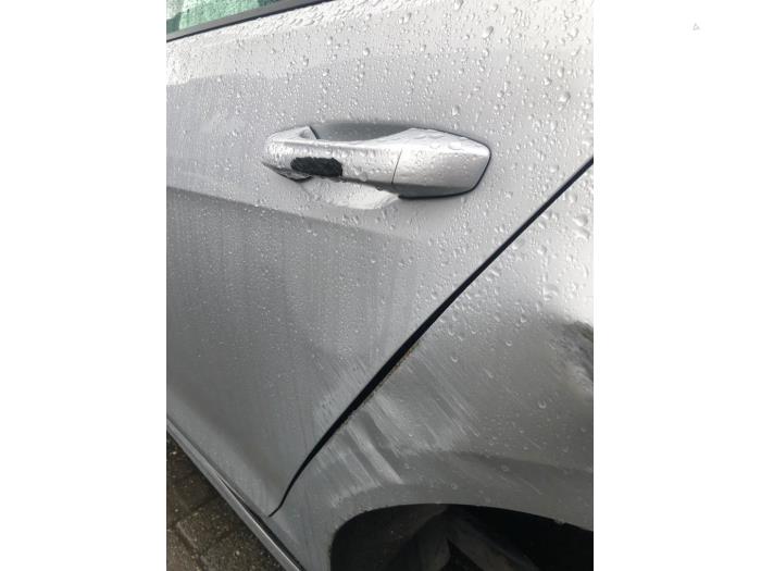 Volkswagen Golf VII 1.4 TSI 16V Samochód złomowany (2016, Srebrnoszary)