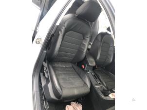 Volkswagen Golf VII 1.4 TSI 16V Samochód złomowany (2016, Srebrnoszary)