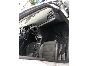 Volkswagen Golf VII 1.4 TSI 16V Samochód złomowany (2016, Srebrnoszary)