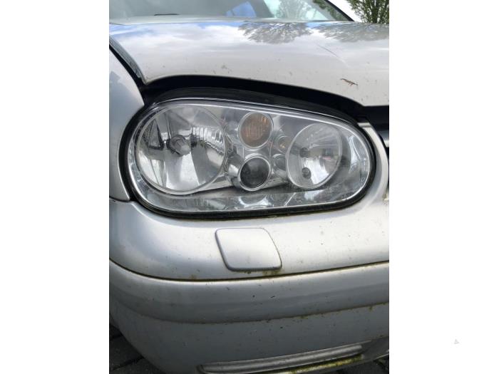 Volkswagen Golf IV 1.8 20V Turbo Épave (1998, Argenté)