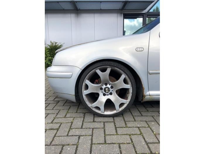 Volkswagen Golf IV 1.8 20V Turbo Épave (1998, Argenté)