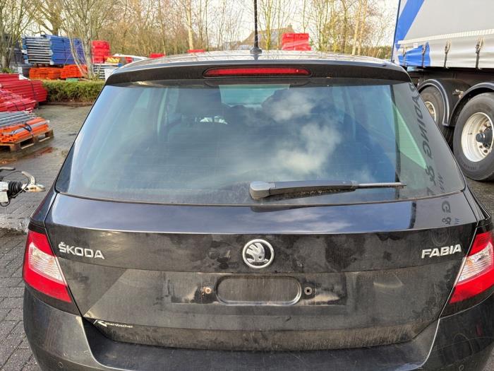 Skoda Fabia III 1.2 TSI 16V Vehículo de desguace (2016, Negro)