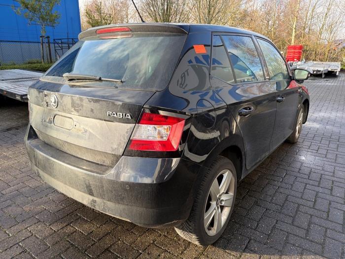 Skoda Fabia III 1.2 TSI 16V Vehículo de desguace (2016, Negro)