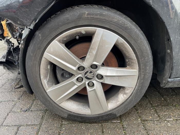 Skoda Fabia III 1.2 TSI 16V Vehículo de desguace (2016, Negro)