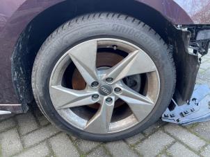 Audi A3 Sportback 1.5 35 TFSI 16V Mild Hybrid Samochód złomowany (2020, Purpurowy)