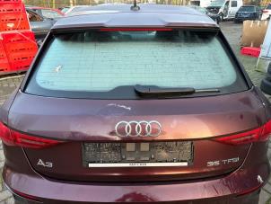 Audi A3 Sportback 1.5 35 TFSI 16V Mild Hybrid Samochód złomowany (2020, Purpurowy)