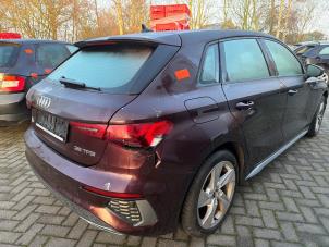 Audi A3 Sportback 1.5 35 TFSI 16V Mild Hybrid Samochód złomowany (2020, Purpurowy)