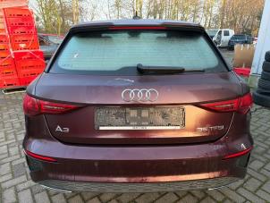 Audi A3 Sportback 1.5 35 TFSI 16V Mild Hybrid Samochód złomowany (2020, Purpurowy)