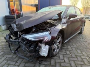 Audi A3 Sportback 1.5 35 TFSI 16V Mild Hybrid Samochód złomowany (2020, Purpurowy)