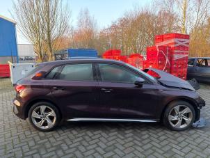 Audi A3 Sportback 1.5 35 TFSI 16V Mild Hybrid Samochód złomowany (2020, Purpurowy)
