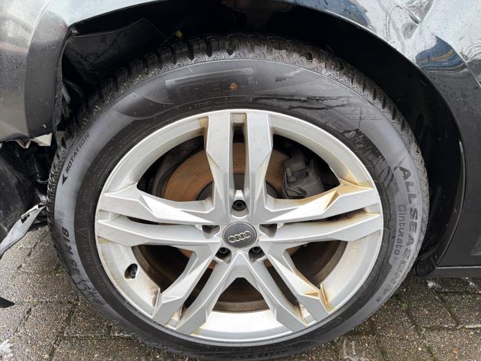 Audi A4 Avant 2.0 TFSI 16V Schrottauto (2017, Schwarz)