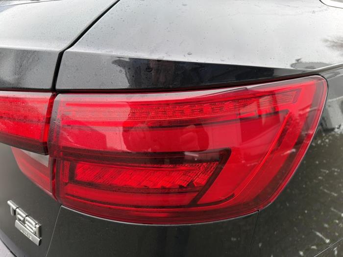 Audi A4 Avant 2.0 TFSI 16V Schrottauto (2017, Schwarz)