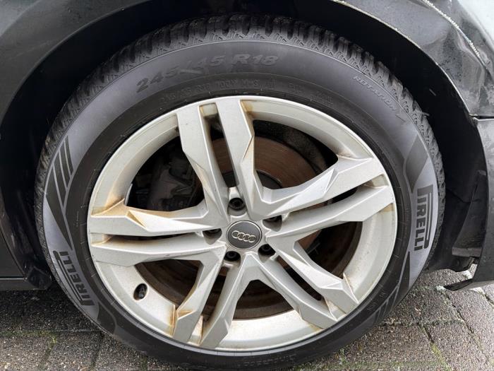Audi A4 Avant 2.0 TFSI 16V Schrottauto (2017, Schwarz)