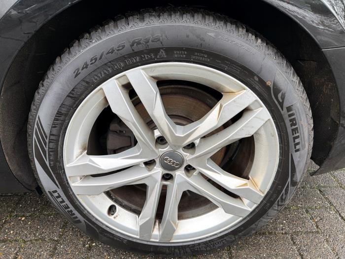Audi A4 Avant 2.0 TFSI 16V Schrottauto (2017, Schwarz)