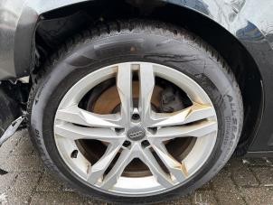Audi A4 Avant 2.0 TFSI 16V Schrottauto (2017, Schwarz)