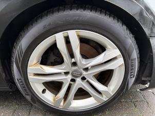 Audi A4 Avant 2.0 TFSI 16V Schrottauto (2017, Schwarz)