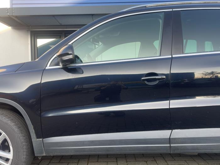Volkswagen Tiguan 2.0 TSI 16V 4Motion Vehículo de desguace (2009, Negro)