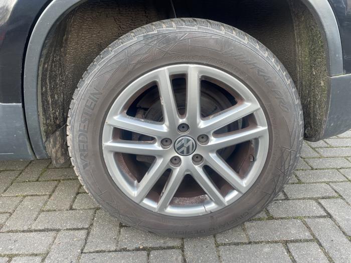 Volkswagen Tiguan 2.0 TSI 16V 4Motion Vehículo de desguace (2009, Negro)