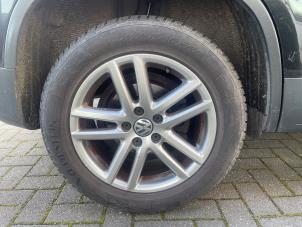 Volkswagen Tiguan 2.0 TSI 16V 4Motion Vehículo de desguace (2009, Negro)