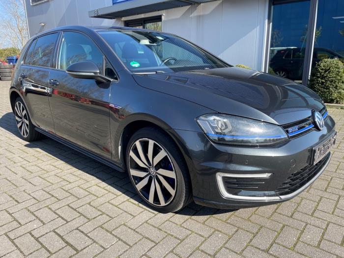 Volkswagen Golf VII 1.4 GTE 16V Épave (2015, Noir)